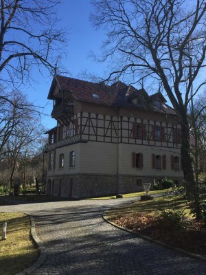 Gepflegte 2-Zimmer-Wohnung mit Balkon und EBK in Weimar