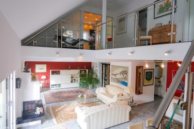 Luxus trifft Lage: Traumhafte, lichtdurchflutete Galerie-Wohnung im Villenviertel Erlenstegen