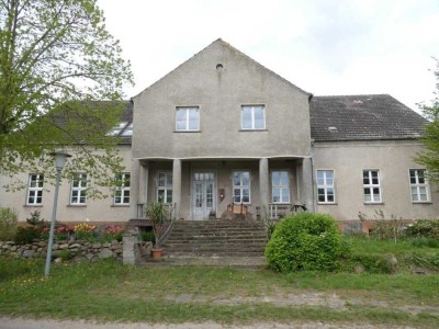 Riesiges Bauernhaus; ca. 335 m² Grundfläche, Holzheizung, sucht Nachnutzer - Gemeinschaft