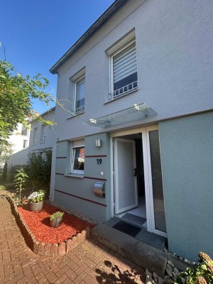 Reihenmittelhaus mit Garage und Stellplatz