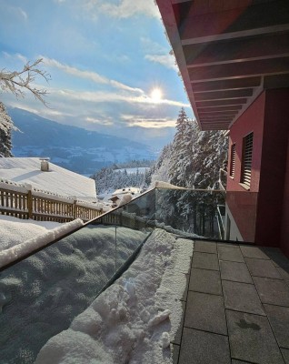 Hochwertige 2-Zimmer Wohnung mit Balkon und Garage