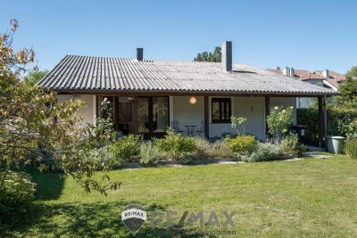 "Charmanter Bungalow mit idyllischem Garten in Wolfpassing"
