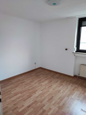 Exklusive 2-Raum-EG-Wohnung mit Balkon und Einbauküche in Moers