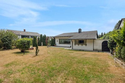 Gepflegter Bungalow mit schöner Terrasse und großem Grundstück in idyllischer Lage.