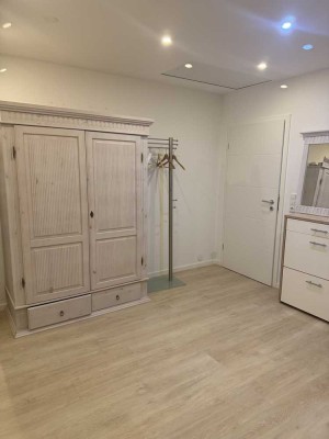 möbl. WG Zimmer mit Duschbad in einem EFH