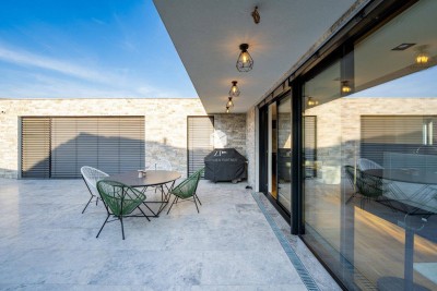 Urlaub mal anders: Luxusvilla mit eigener Wellness-Etage und Poolhaus in Laxenburg!