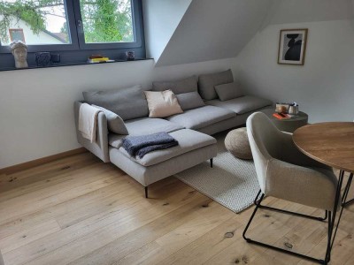 Suche Nachmieter - stilvolle 2,5-Raum-DG-Wohnung mit gehobener Innenausstattung in München Pasing