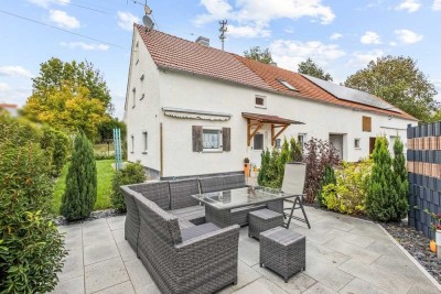 Einfamilienhaus mit großem Stadel, Garagen und herrlichem Grundstück in Tegernbach