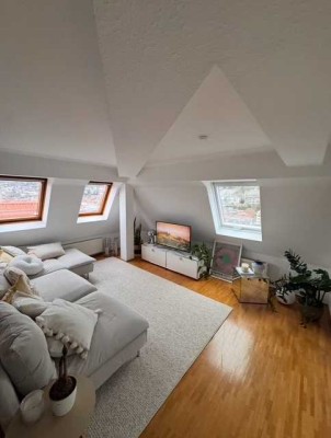Gepflegte 2-Zimmer-DG-Wohnung nahe Marienplatz in