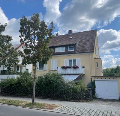 Degerloch, helle, gemütliche 4 Zimmerwohnung