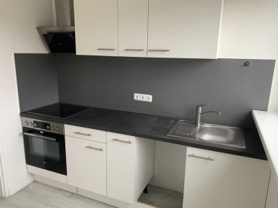 Kiel: Modernisierte 2 Zimmer Wohnung zum Knallerpreis - Sofort frei und UNI nah.