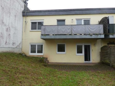 Gemütliche Wohnung mit eigenem Garten in schöner Lage von Trier-Ruwer
mit viel Grün