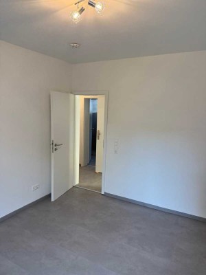 Erstbezug nach Sanierung und Einbauküche: Stilvolle 3-Zimmer-Wohnung mit geh. Innenausstattung