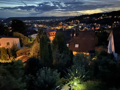 Elegante Maisonette mit Panoramablick über das Rheintal
