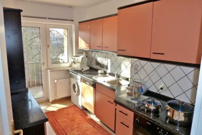 Zentrale und helle 2-Zimmer-Wohnung mit Balkon und EBK in Köln