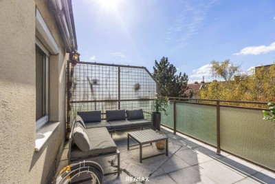 Erstbezug DG-Wohnung, 2 Terrassen, ruhig gelegen, Garage möglich.