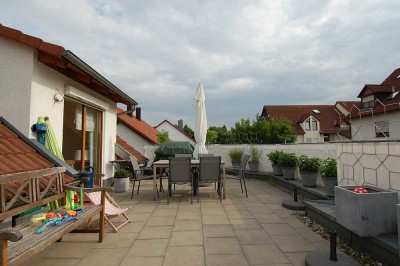 3 Zimmerwohnung mit großer Terrasse in 2-FH in ruhigem Wohngebiet in Möglingen