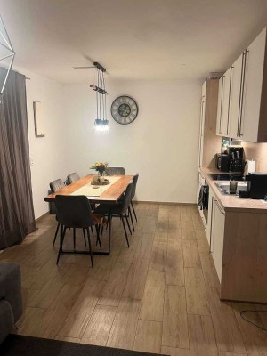 ***Schöne, Helle Wohnung mit Neuer Einbauküche.***