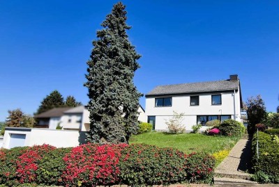 Großzügiges Einfamilienhaus mit Wintergarten, Garage und weiterem ausbaufähigem Dachgeschoss