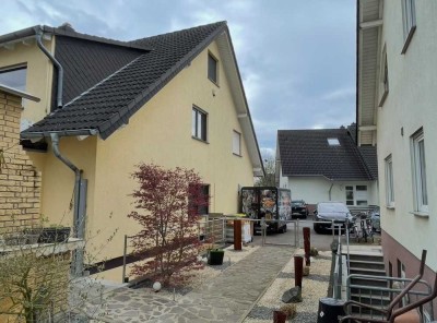 Ansprechende und gepflegte 2-Raum-Maisonette-Wohnung mit gehobener Innenausstattung in Hennef (Sieg)