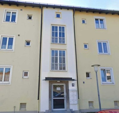 Stilvolle, modernisierte 1,5-Raum-Wohnung mit geh. Innenausstattung mit Balkon und EBK