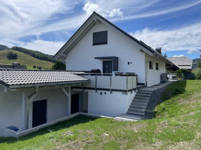 **NEUBAU 4,5 ZI. WOHG. IN 2-FAMILIENHAUS IN SONNIGER SÜDHANGLAGE**