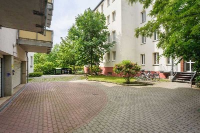 Wunderschöne Wohnung mit Balkon! Garagenstellplatz möglich!