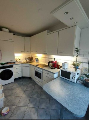 Helle 2-Zimmer Möblierte Wohnung mit Balkon im 4. OG in Hamburg-Altona-Altstadt