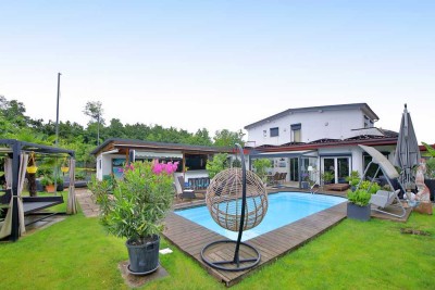 Mehrfamilienhaus-Ensemble mit 7 Wohnungen, Pools, Whirlpool & Outdoor-Küche in Bad Bellingen