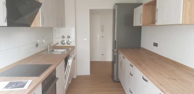 Stilvolle, neuwertige 2-Zimmer-Erdgeschosswohnung mit geh. Innenausstattung mit EBK in Düsseldorf
