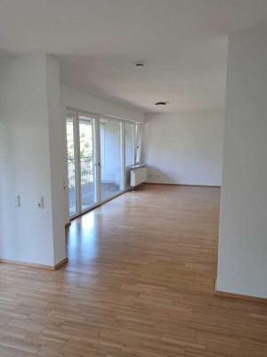 Zentrale 5-Zimmer Wohnung mit Balkon in Neuburg an der Donau