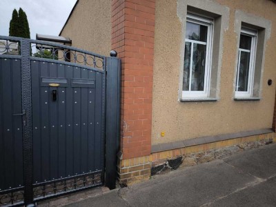 Doppelhaus im Bungalowstil mit Garten und Nebengelass  - geeignet für Mehrgeneration