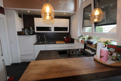 Lichtdurchflutete, familienfreundliche Maisonettewohnung – 3,5 Zimmer im Zentrum