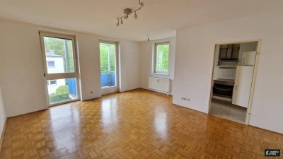 2-Zimmer-Wohnung mit TG-Platz und Balkon in LKH-Nähe!