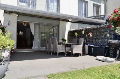 Modernes Reihenmittelhaus in Essen mit Garage und Stellplatz