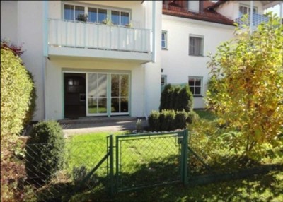 Helle freundliche 2-Zimmer-Erdgeschosswohnung mit Terrasse und eigenem Garten im Gögerlviertel