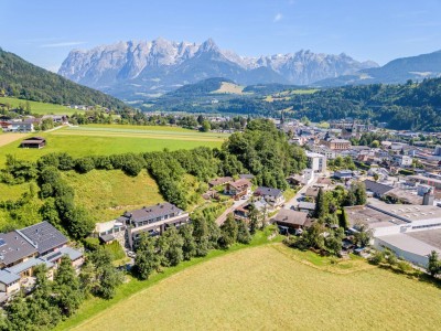 Grünruhelage &amp; Bergblick - nur ca. 40 min von der Stadt Salzburg: Traumhaftes Penthouse mit Pool und Sauna