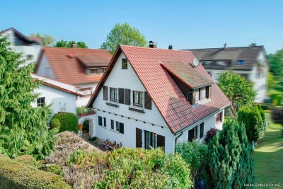 Ihr Platz im Grünen: Gepflegtes Einfamilienhaus mit Charme und Garten
