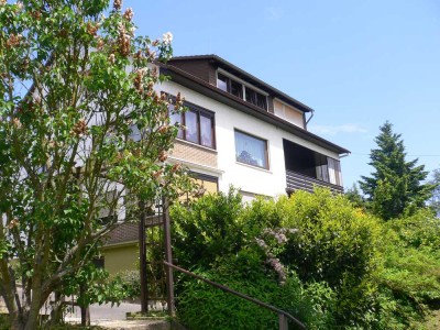 5,5 Zimmer Wohnung in Südlage mit großem Garten
