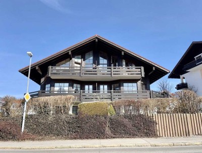 Gelegenheit - Schöne 3 Zimmer DG Wohnung mit 2 BK, EBK, 2 Bäder, Garage, in zentraler Lage - Bilder