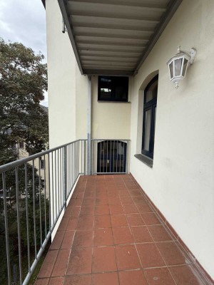 Zentrumsnah und hell renovierte 2-Zimmer-Wohnung mit Balkon in Zwickau