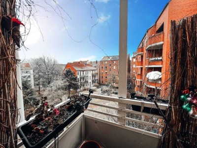 Stilvolle 3-Zimmer-Altbauwohnung mit Balkon und Kamin in Hannover-Linden