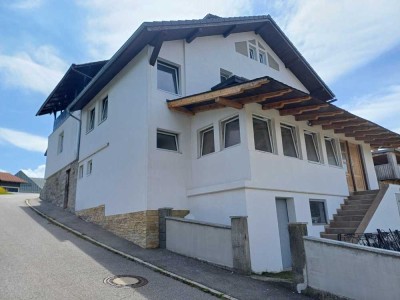 *SANIERTES EINFAMILIENHAUS * mit Wintergarten und schöner Aussicht