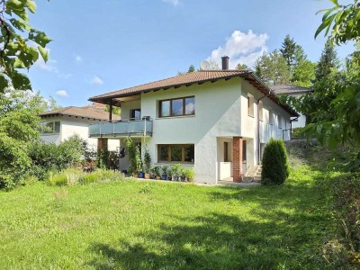 Attraktives Leben auf einer Ebene & am Waldrand - großes Wohnhaus mit Einliegerbereich!
