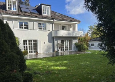 STADTVILLA IN GRÄFELFING – GROSSZÜGIGES WOHNEN MIT SÜDGARTEN, KAMIN & WELLNESSBEREICH