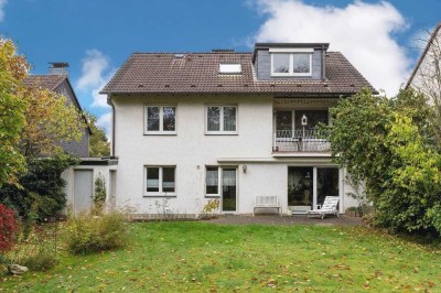 NEU IN OPLADEN: 2-Familienhaus mit ca. 216 m² Wohnfläche auf 551 m² Grundstück