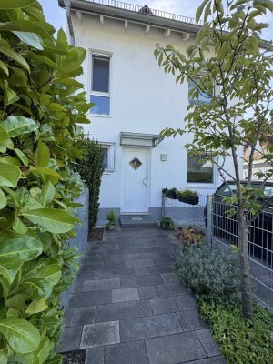 gepflegtes  Reihenendhaus mit gehobener Ausstattung in sehr guter Wohnlage in Griesheim