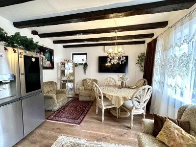 EIN TRAUM IM GRÜNEN - Zweifamilienhaus in Ruhelage