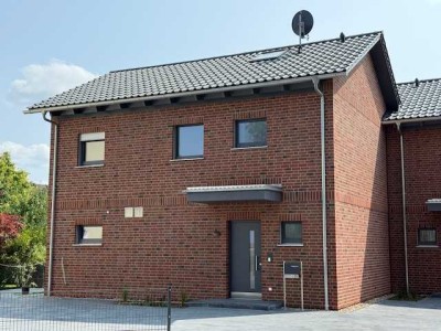 "Schöner Wohnen" - Erstbezug eines neuen EFH mit Solar, Speicher, Wärmepumpe und Wallbox