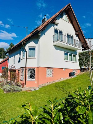 Gepflegtes Einfamilienhaus mit Doppelgarage in Baden-Baden-Steinbach